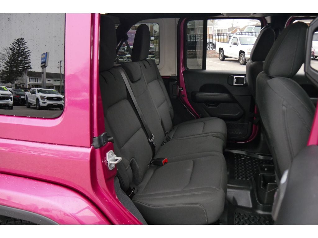 2022 Jeep Wrangler Unlimited Sahara 4x4