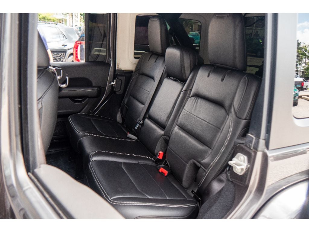 2023 Jeep Wrangler 4-Door Sahara 4x4