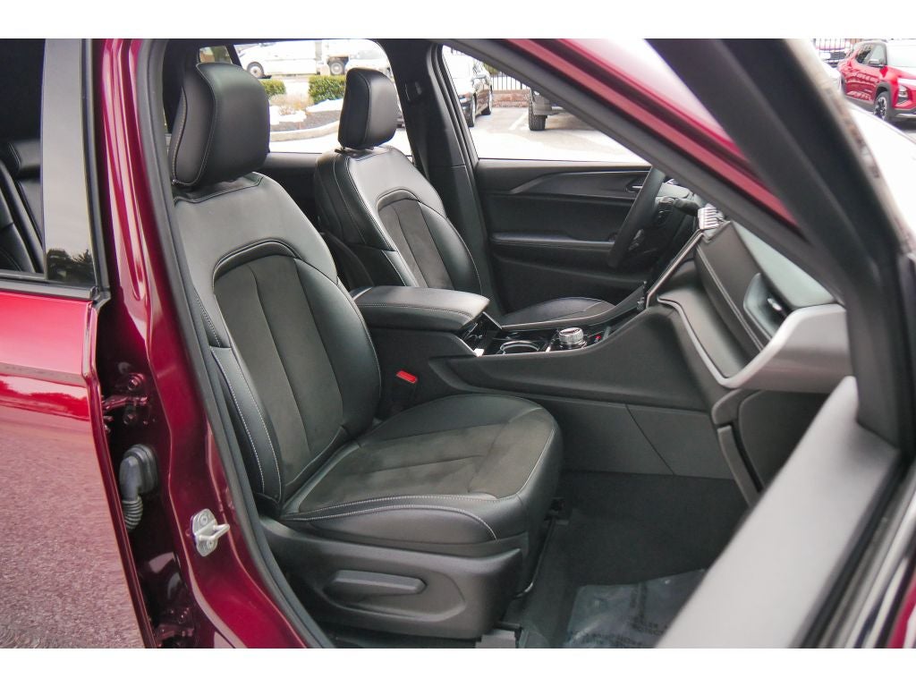 2023 Jeep Grand Cherokee Altitude 4x4