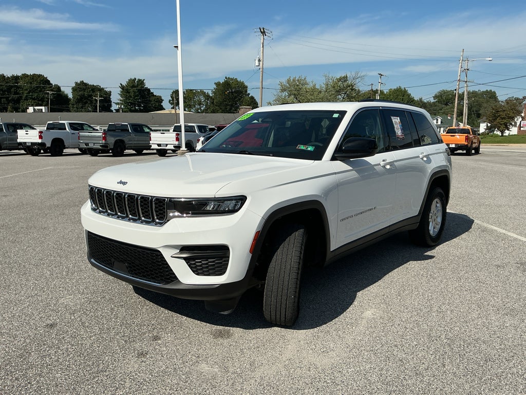 2023 Jeep Grand Cherokee Laredo 4x4