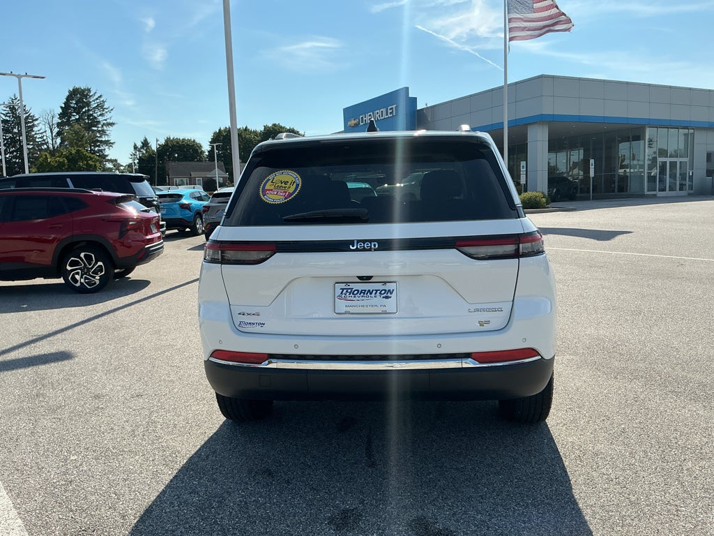 2023 Jeep Grand Cherokee Laredo 4x4
