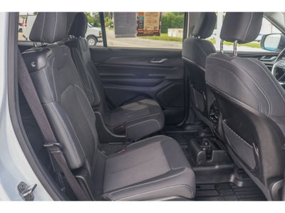 2023 Jeep Grand Cherokee L Laredo 4x4