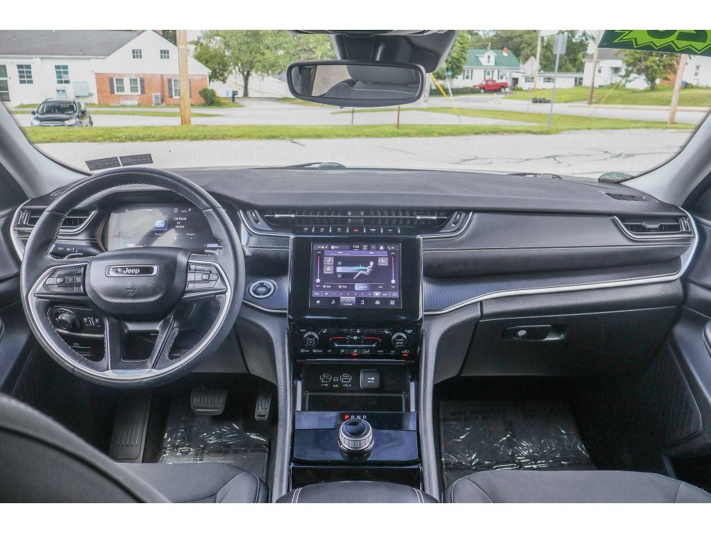 2023 Jeep Grand Cherokee L Laredo 4x4