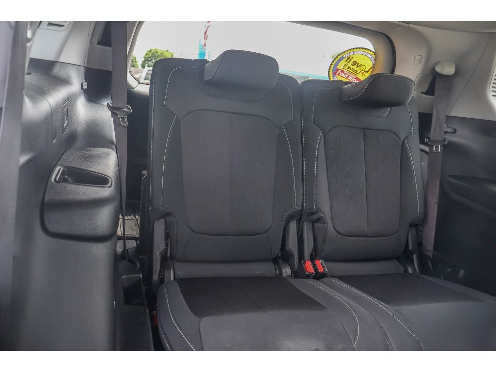 2023 Jeep Grand Cherokee L Laredo 4x4
