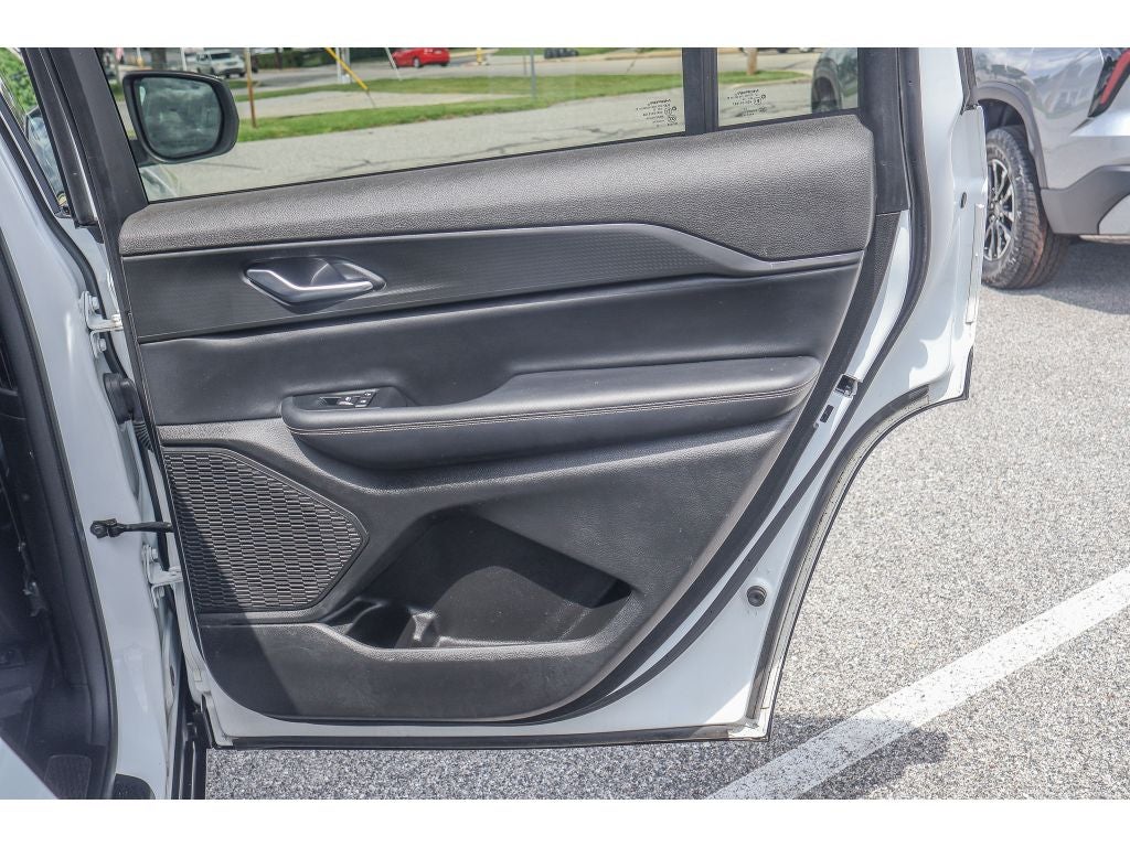 2023 Jeep Grand Cherokee L Laredo 4x4