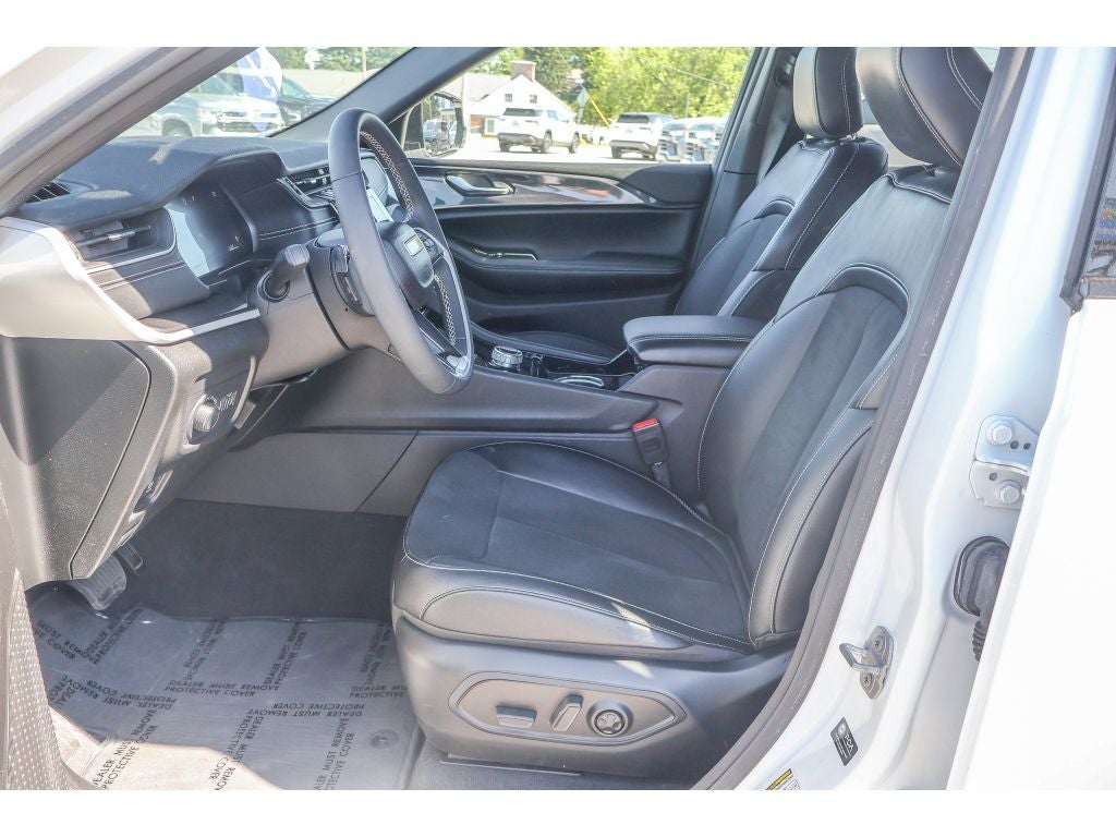 2023 Jeep Grand Cherokee L Altitude 4x4