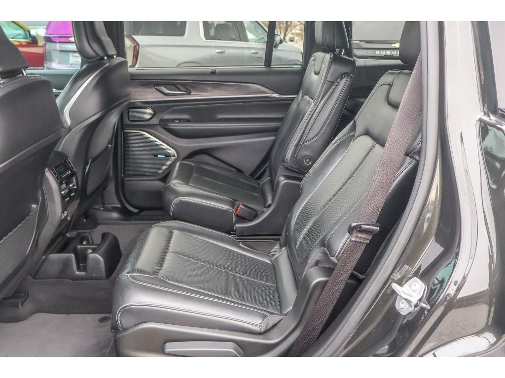 2022 Jeep Grand Cherokee L Overland 4x4