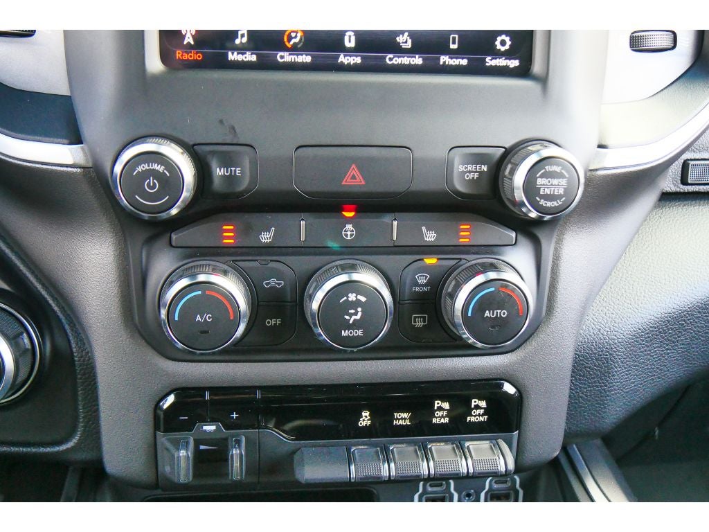 2021 RAM 1500 Big Horn Quad Cab 4x4 6'4" Box
