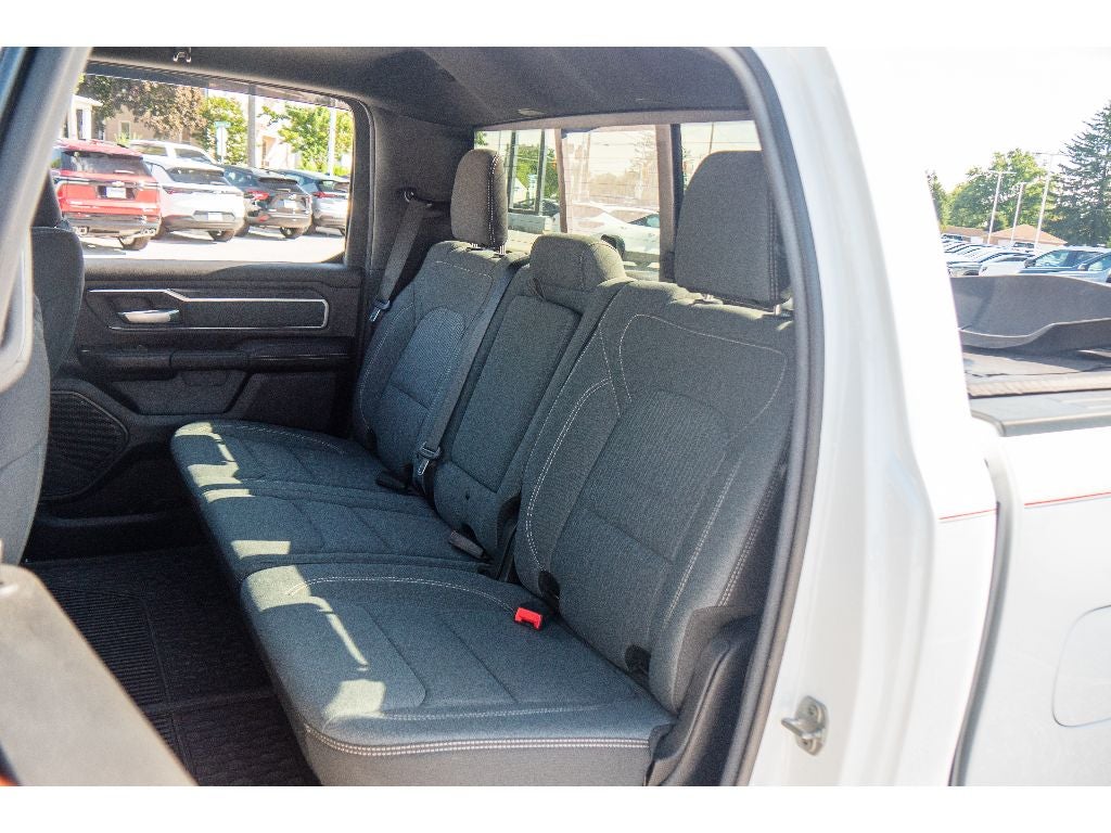 2022 RAM 1500 Big Horn Crew Cab 4x4 5'7" Box