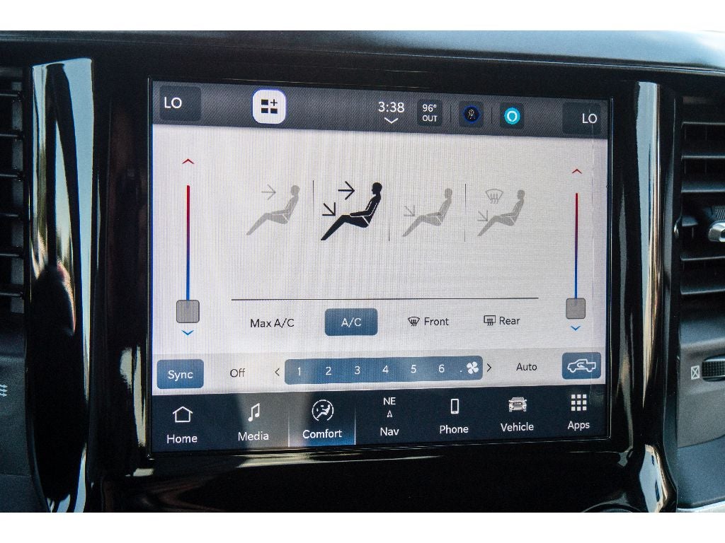 2022 RAM 1500 Big Horn Crew Cab 4x4 5'7" Box