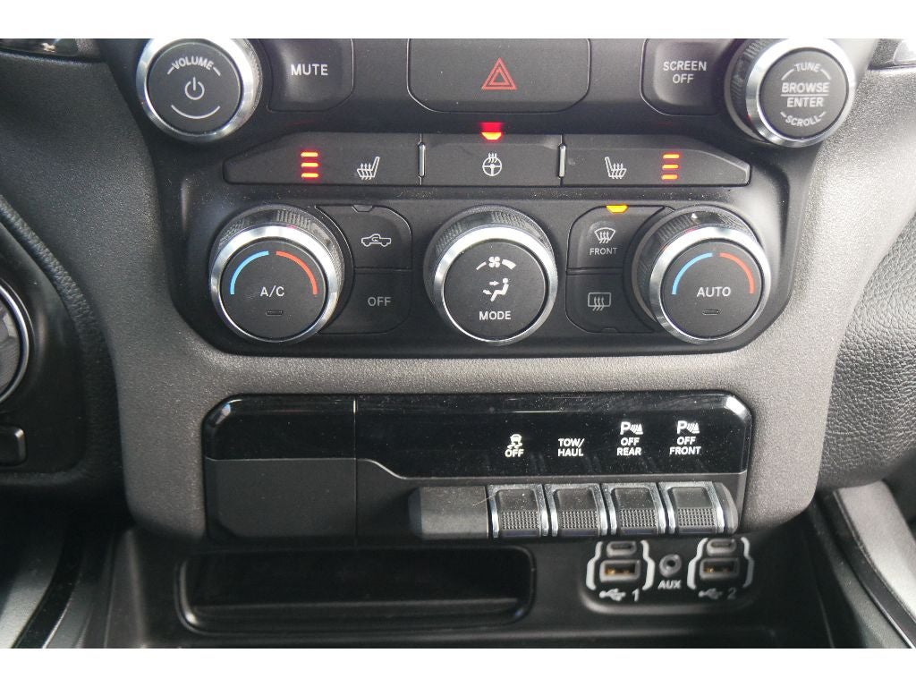 2023 RAM 1500 Big Horn Crew Cab 4x4 5'7" Box