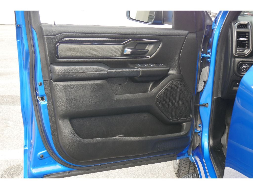 2023 RAM 1500 Big Horn Crew Cab 4x4 5'7" Box