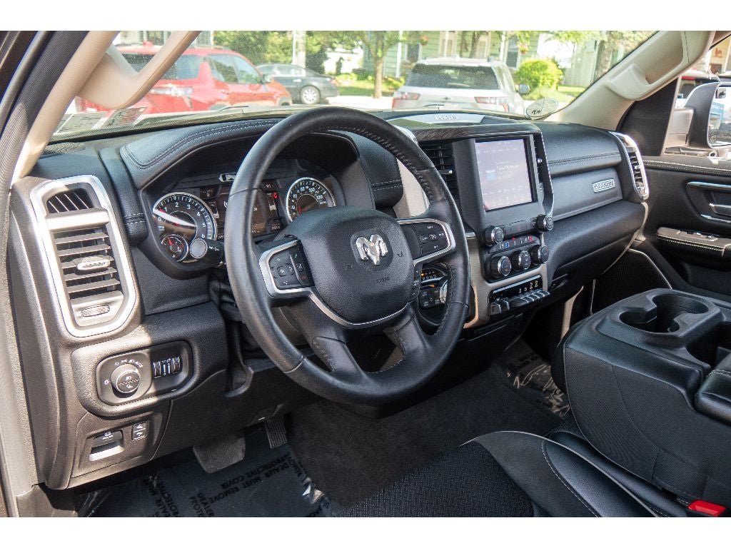 2020 RAM 1500 Laramie Crew Cab 4x4 5'7" Box