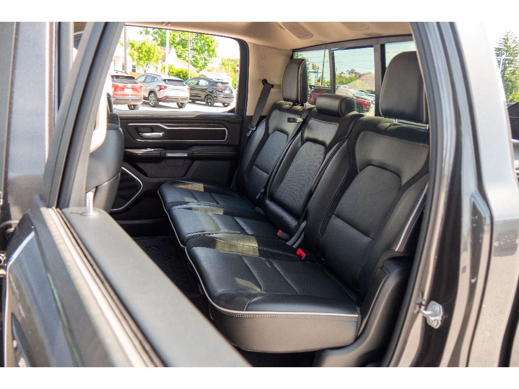 2020 RAM 1500 Laramie Crew Cab 4x4 5'7" Box