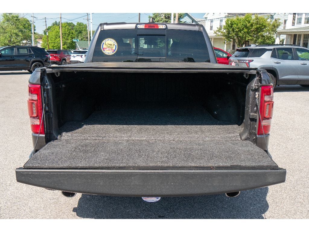 2020 RAM 1500 Laramie Crew Cab 4x4 5'7" Box
