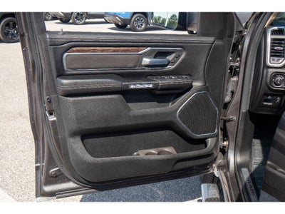 2020 RAM 1500 Laramie Crew Cab 4x4 5'7" Box