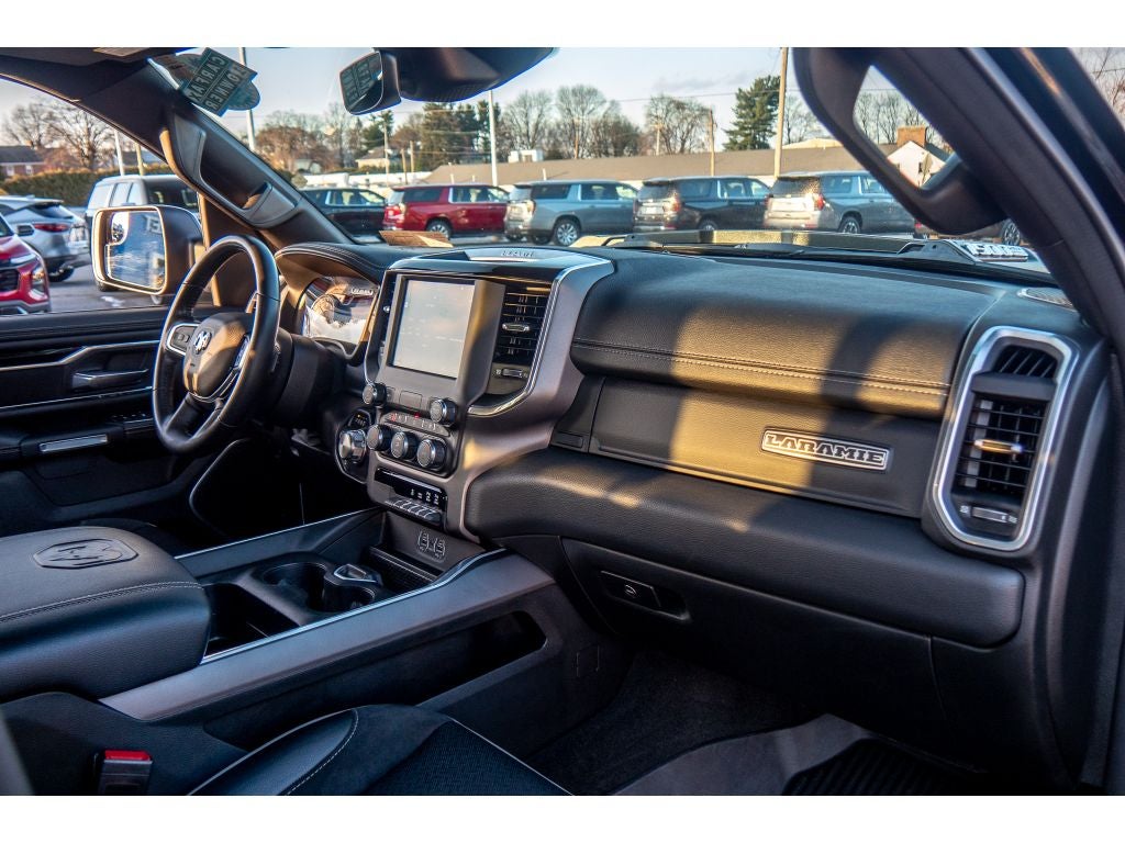 2022 RAM 1500 Laramie Crew Cab 4x4 5'7" Box