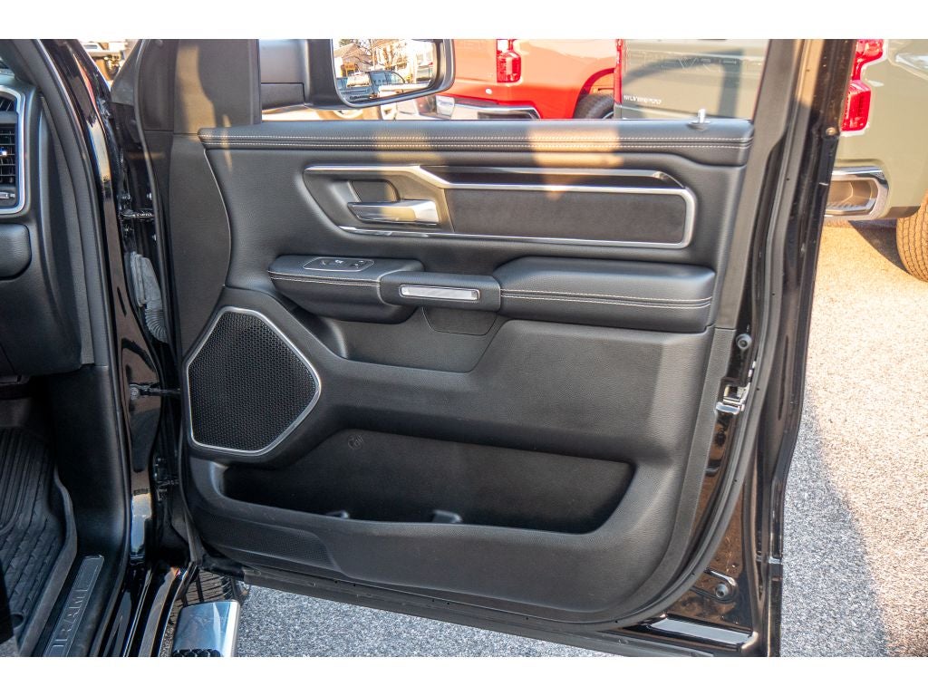 2022 RAM 1500 Laramie Crew Cab 4x4 5'7" Box