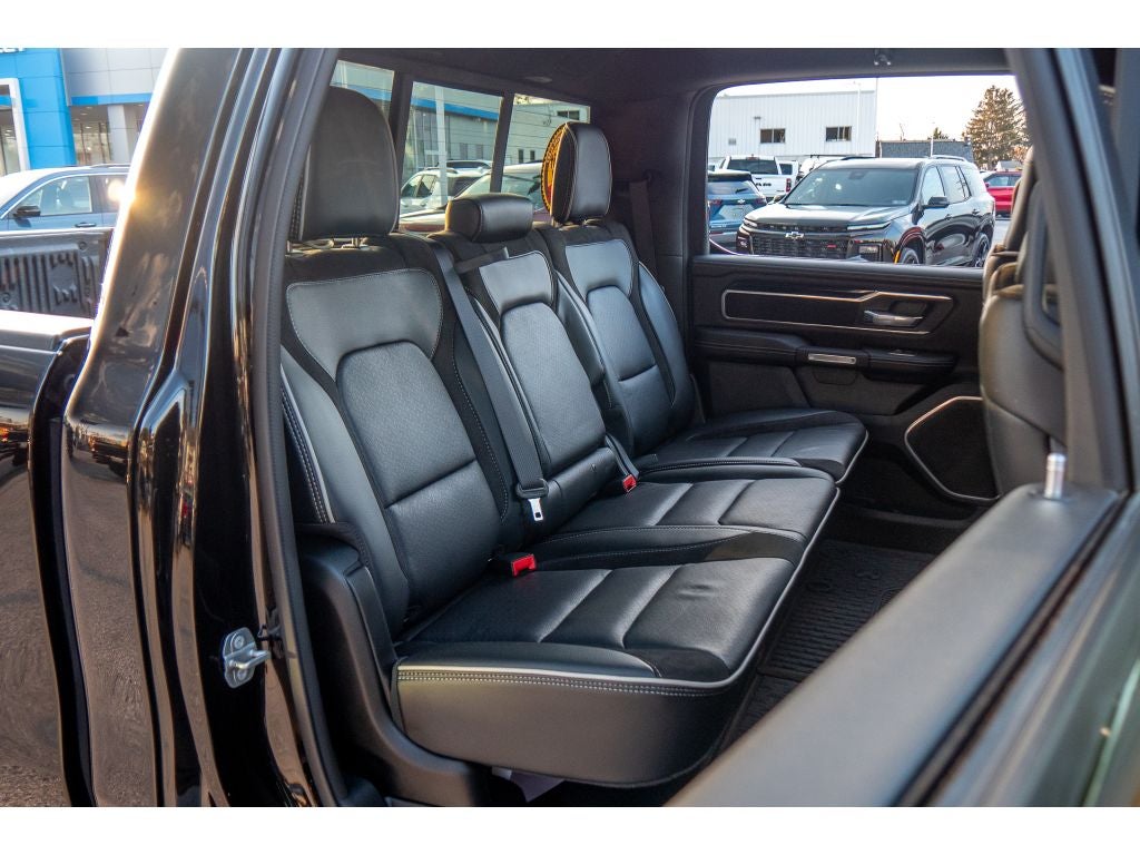 2022 RAM 1500 Laramie Crew Cab 4x4 5'7" Box