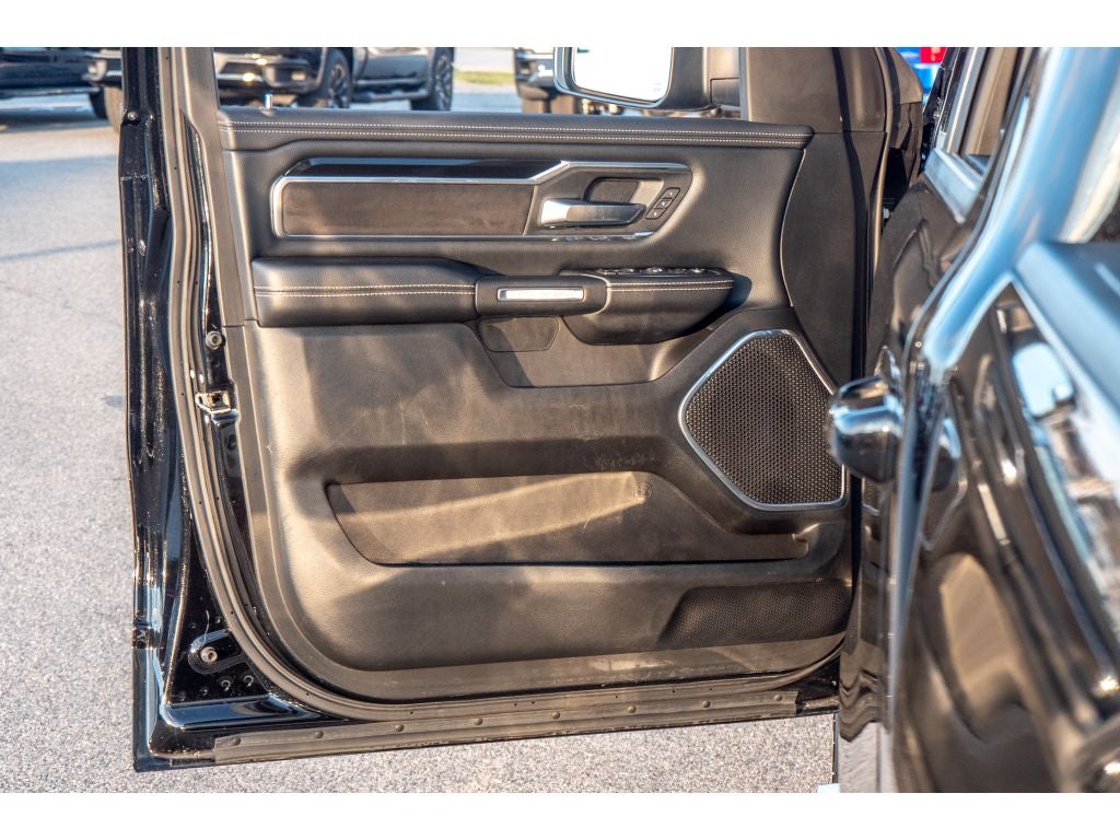 2022 RAM 1500 Laramie Crew Cab 4x4 5'7" Box