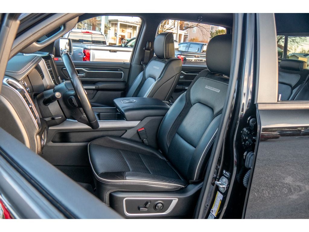 2022 RAM 1500 Laramie Crew Cab 4x4 5'7" Box