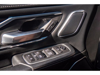 2020 RAM 1500 Laramie Crew Cab 4x4 5'7" Box