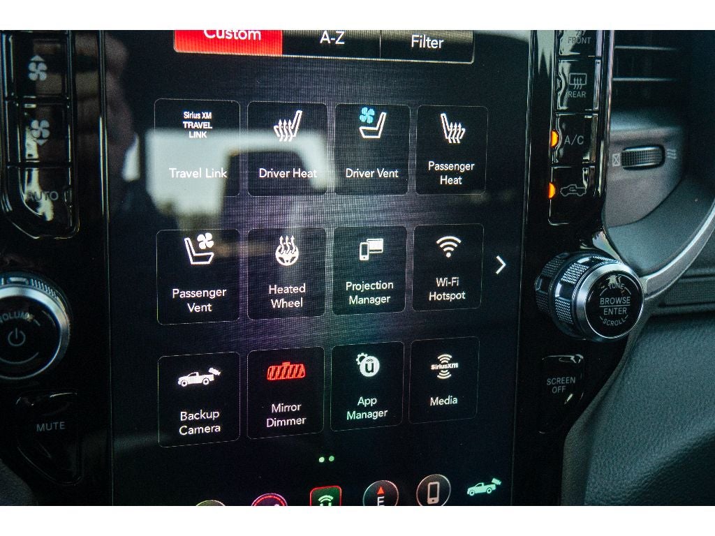 2020 RAM 1500 Laramie Crew Cab 4x4 5'7" Box