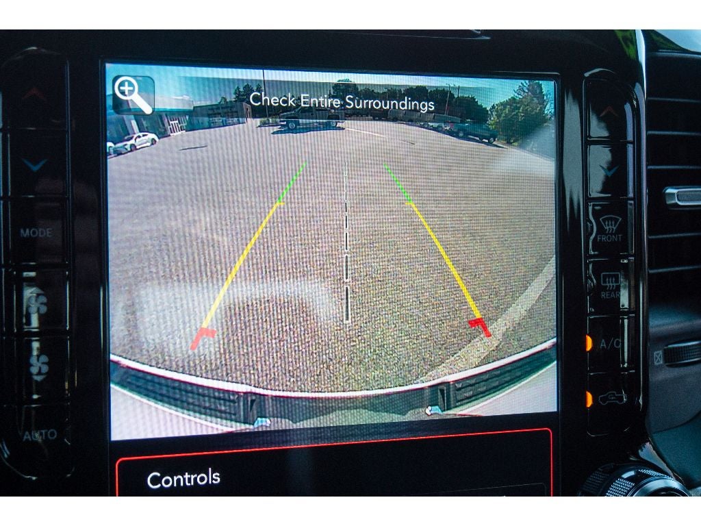 2020 RAM 1500 Laramie Crew Cab 4x4 5'7" Box