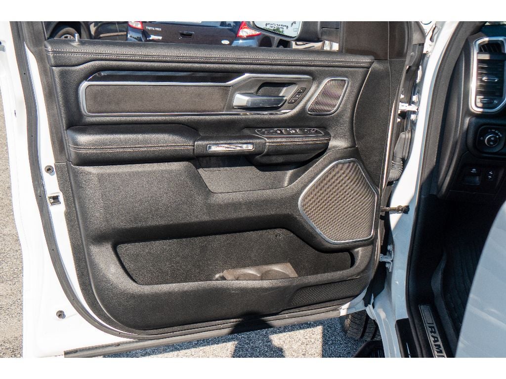 2020 RAM 1500 Laramie Crew Cab 4x4 5'7" Box