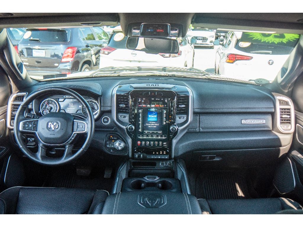 2020 RAM 1500 Laramie Crew Cab 4x4 5'7" Box