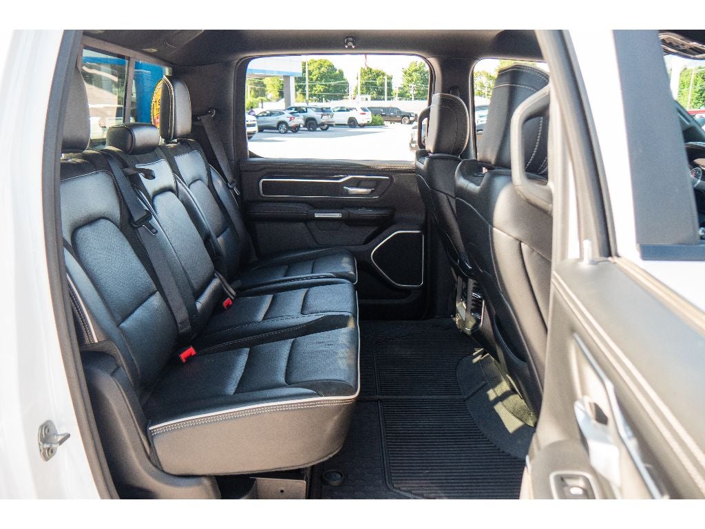2020 RAM 1500 Laramie Crew Cab 4x4 5'7" Box
