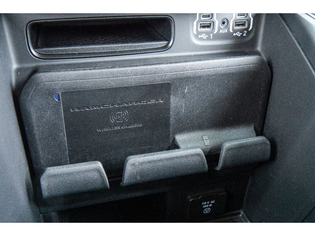 2020 RAM 1500 Laramie Crew Cab 4x4 5'7" Box