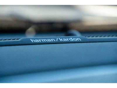 2020 RAM 1500 Laramie Crew Cab 4x4 5'7" Box