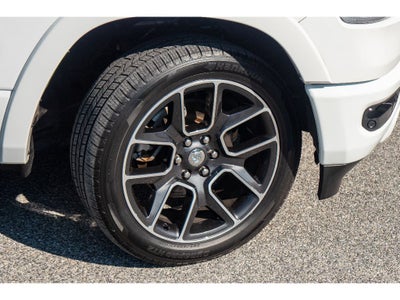 2020 RAM 1500 Laramie Crew Cab 4x4 5'7" Box