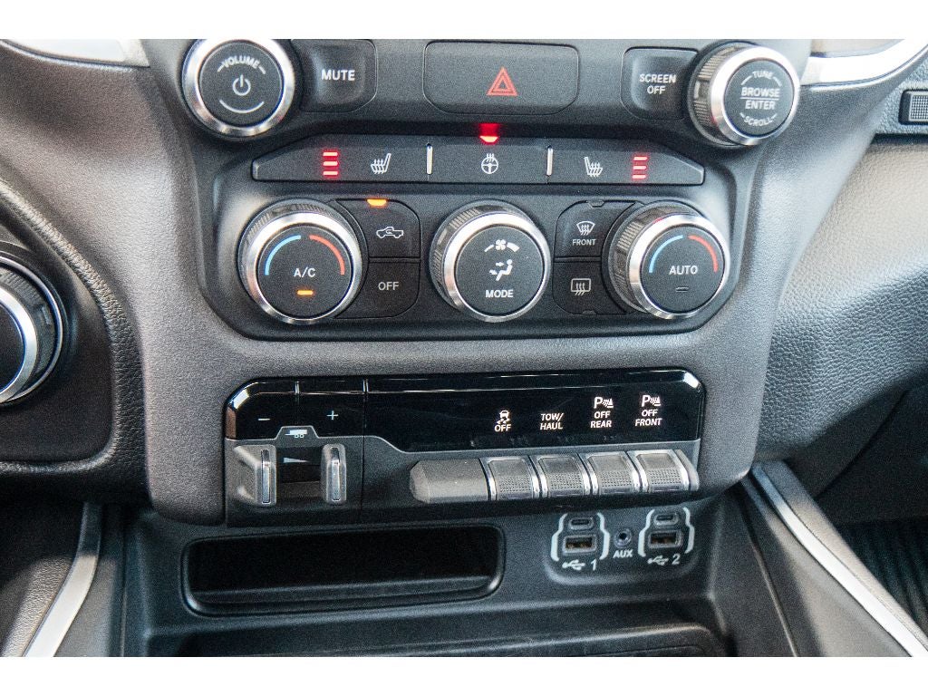 2021 RAM 1500 Big Horn Crew Cab 4x4 6'4" Box