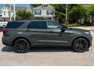 2022 Ford Explorer ST-Line