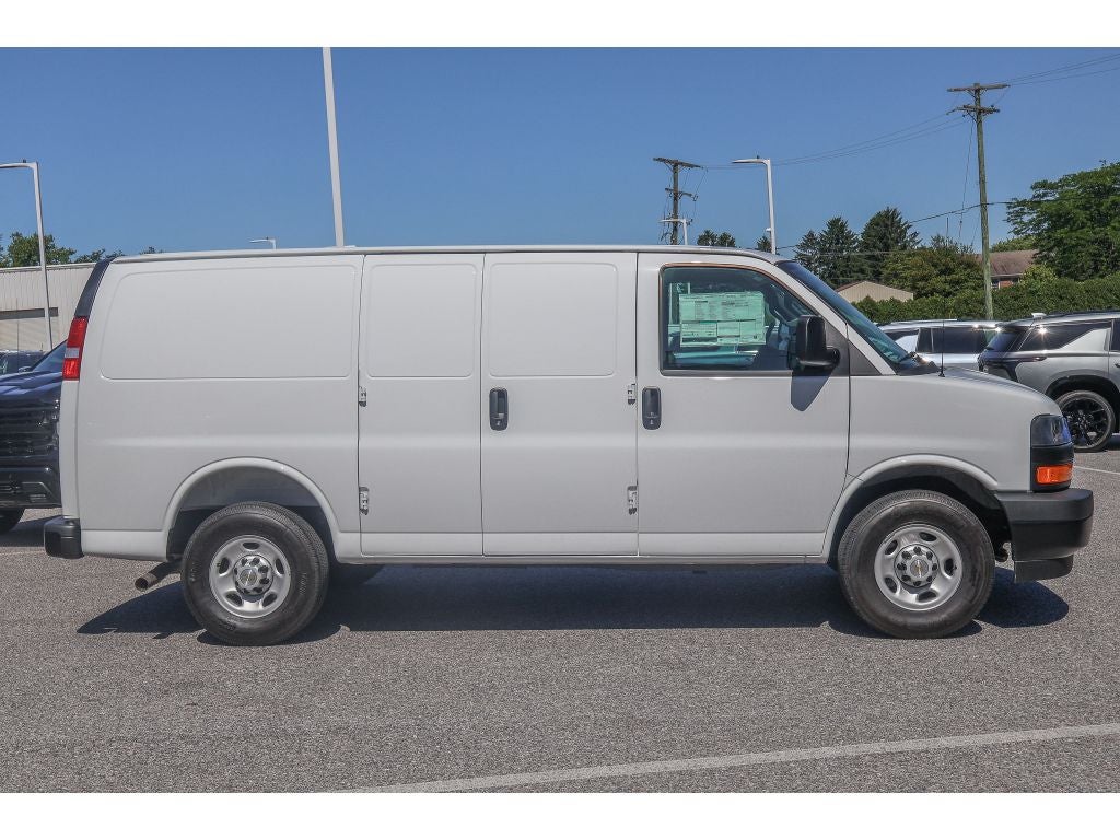 2026 Chevrolet Express Cargo WT