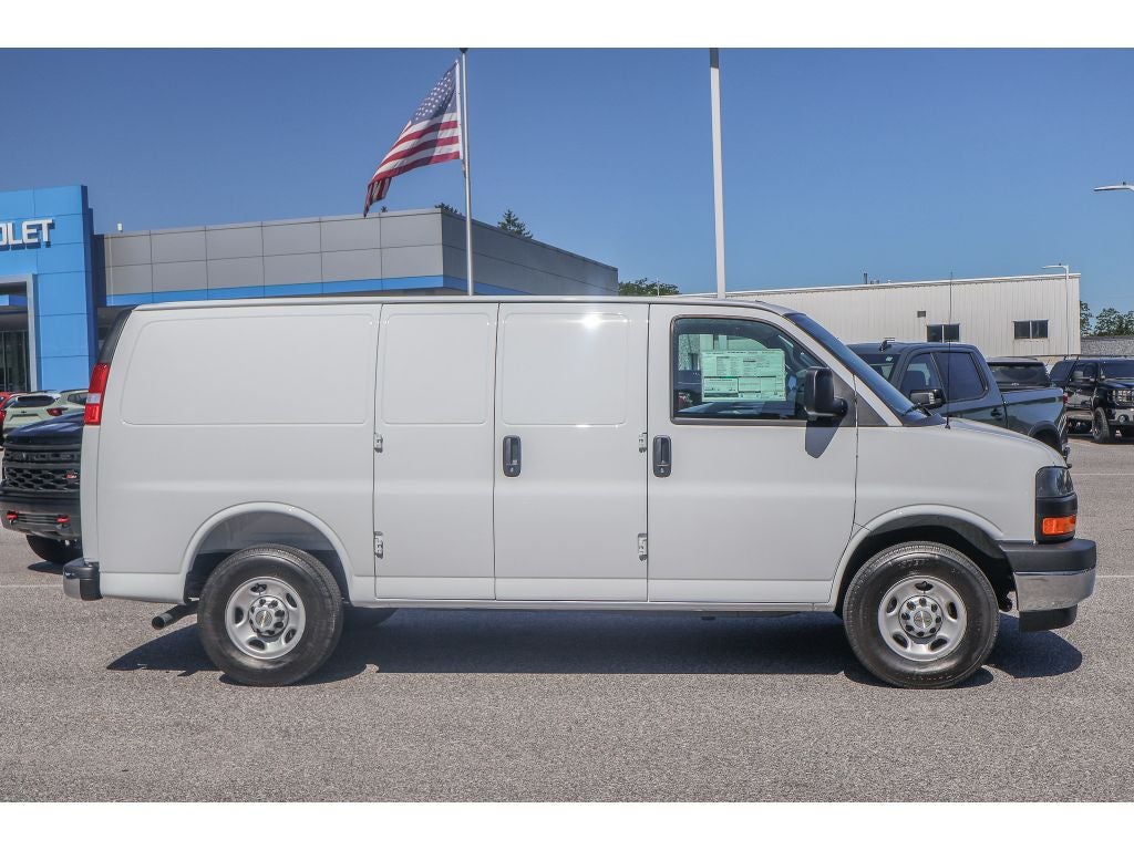 2026 Chevrolet Express Cargo WT