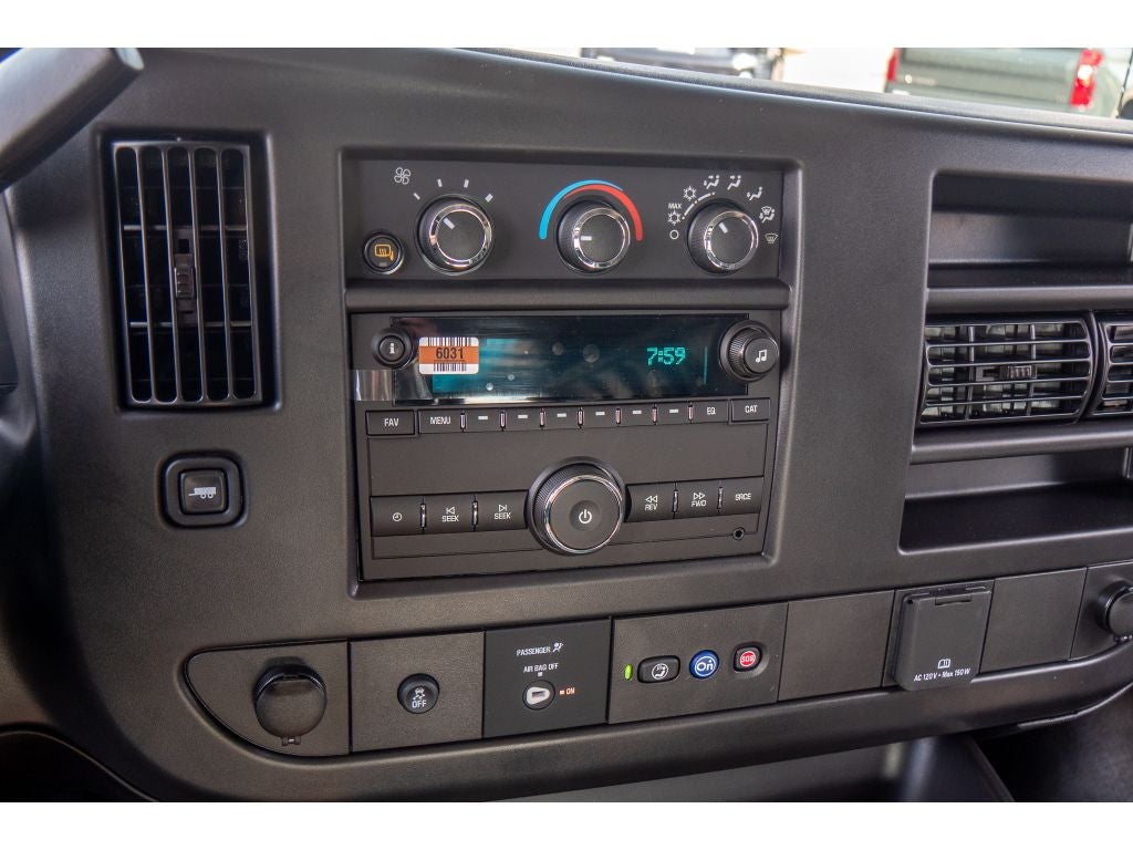 2025 Chevrolet Express Cargo 3500 WT