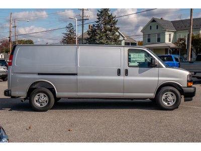 2025 Chevrolet Express Cargo 3500 WT