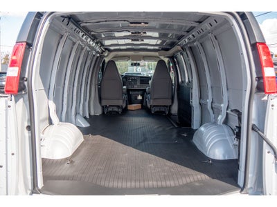 2025 Chevrolet Express Cargo 3500 WT