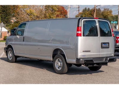 2025 Chevrolet Express Cargo 3500 WT