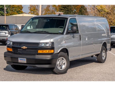 2025 Chevrolet Express Cargo 3500 WT