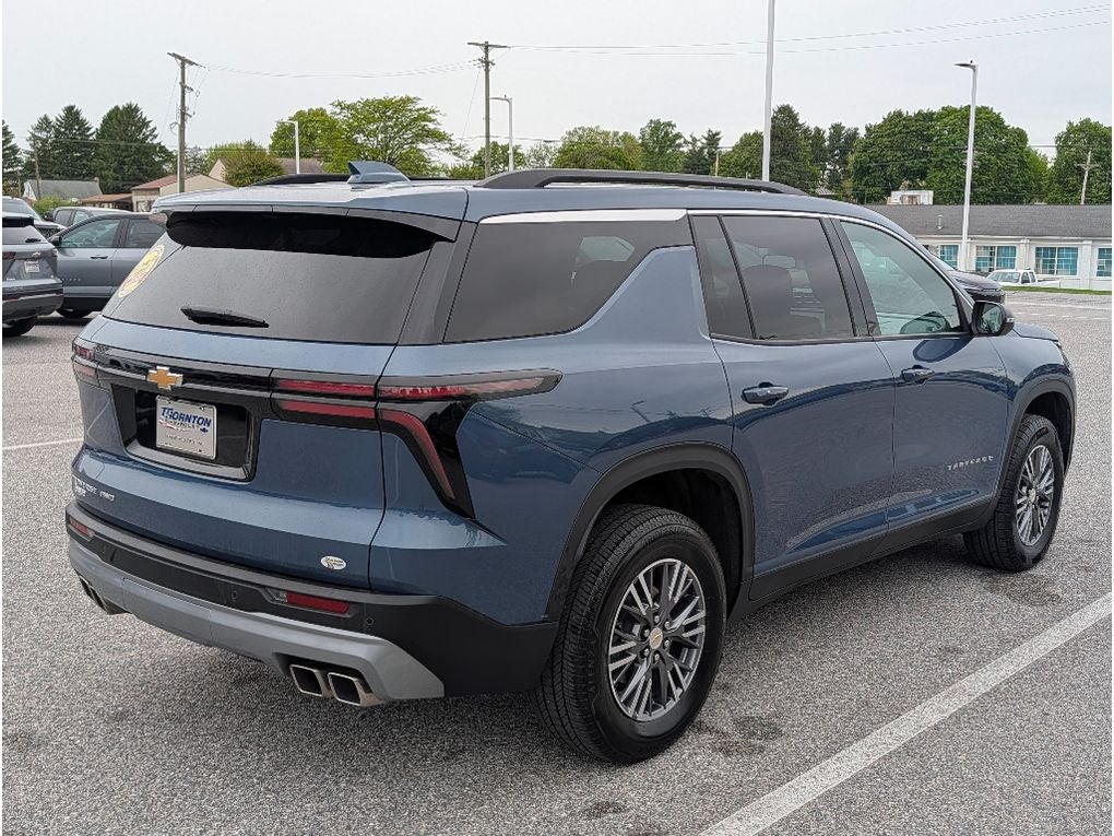 2025 Chevrolet Traverse LT