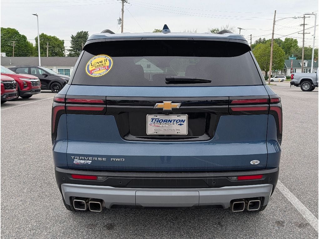 2025 Chevrolet Traverse LT