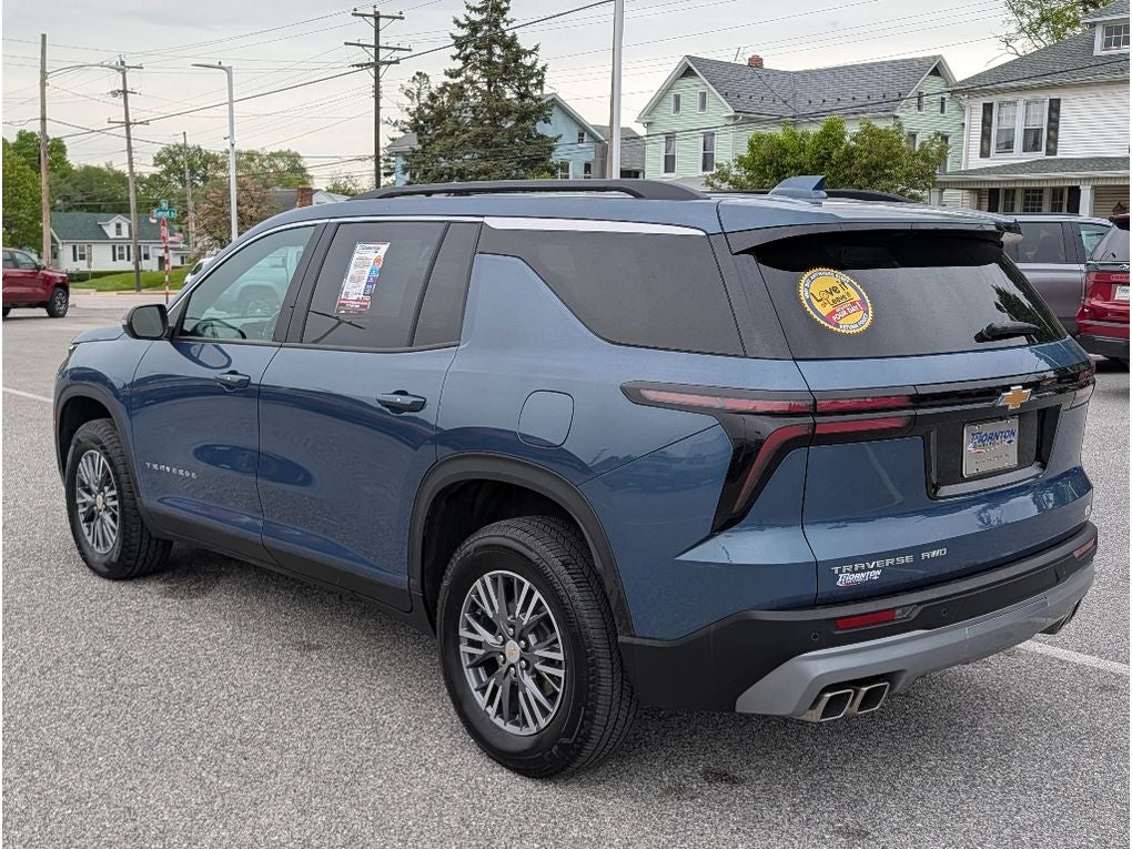 2025 Chevrolet Traverse LT