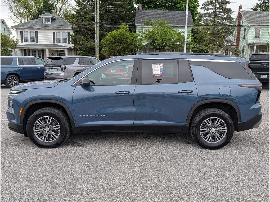 2025 Chevrolet Traverse LT