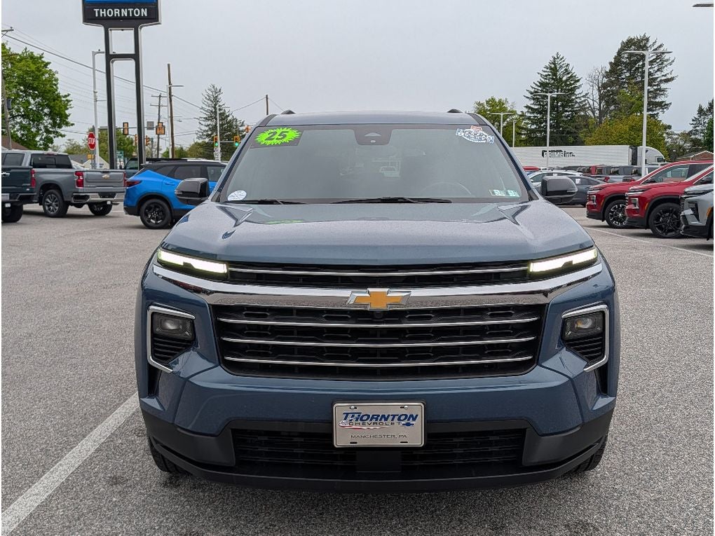2025 Chevrolet Traverse LT