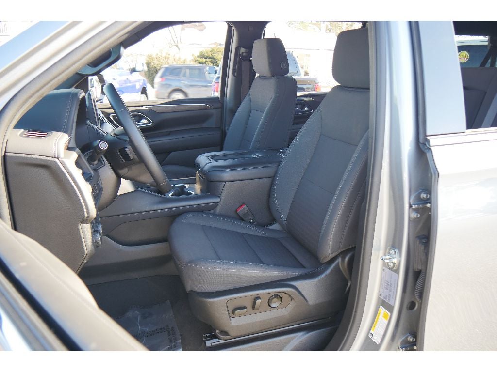 2023 Chevrolet Suburban LS