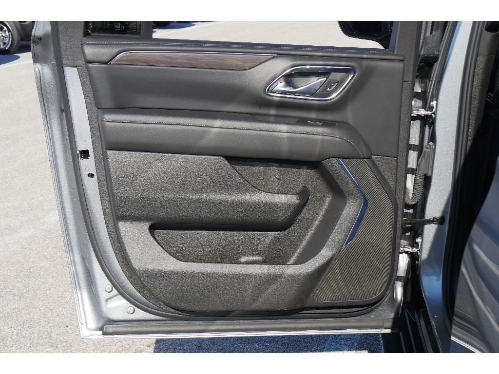 2023 Chevrolet Suburban LS